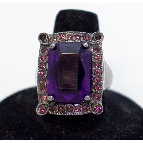 Size 8, Vintage Geometric Rhinestones Purple Statement Ring by Avon - A23 - Picture 1 of 3